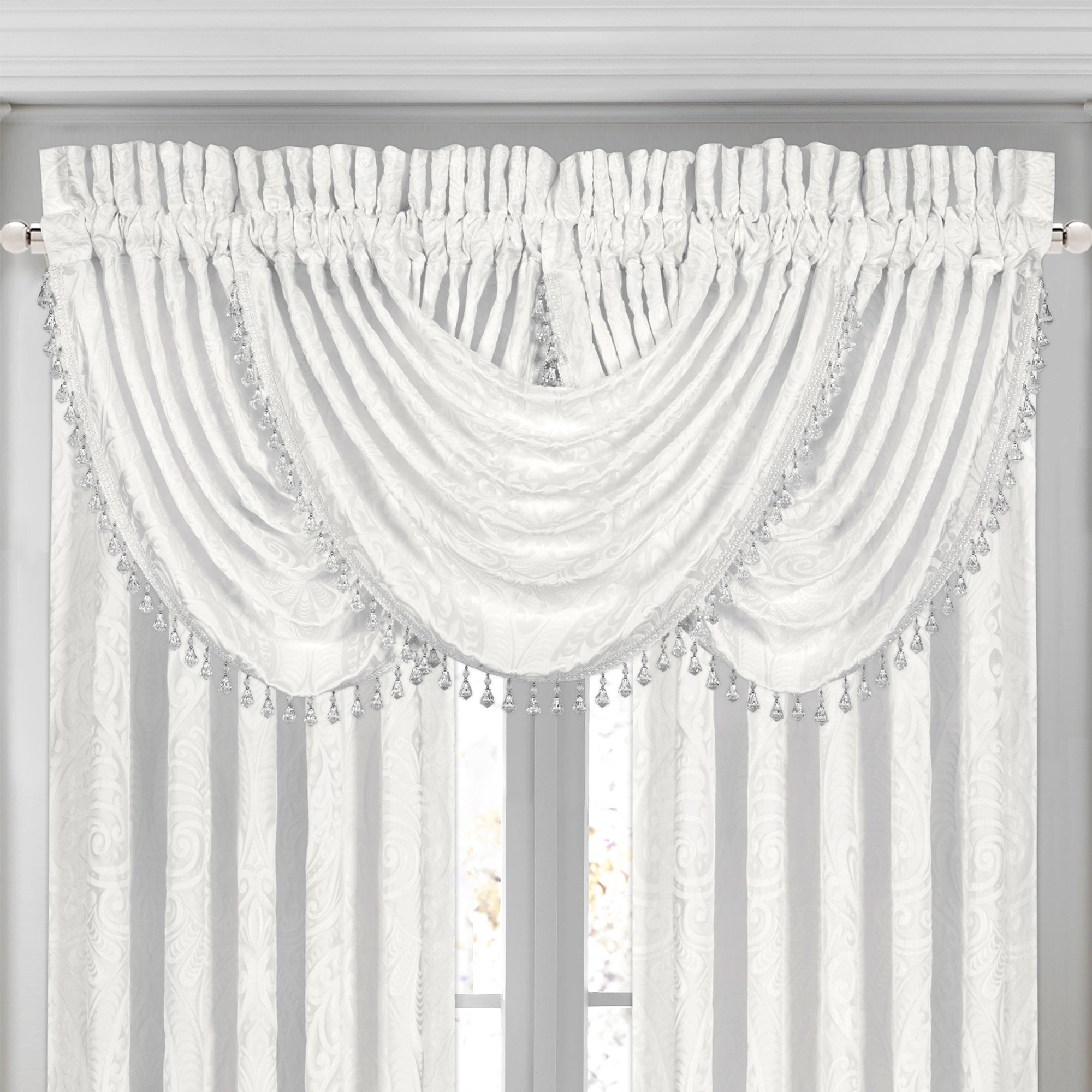 bianco-valance-upclose