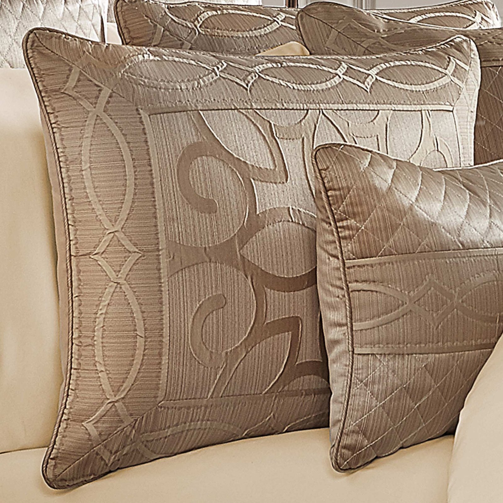 decade-queen-4-pieces-comforter-set-4