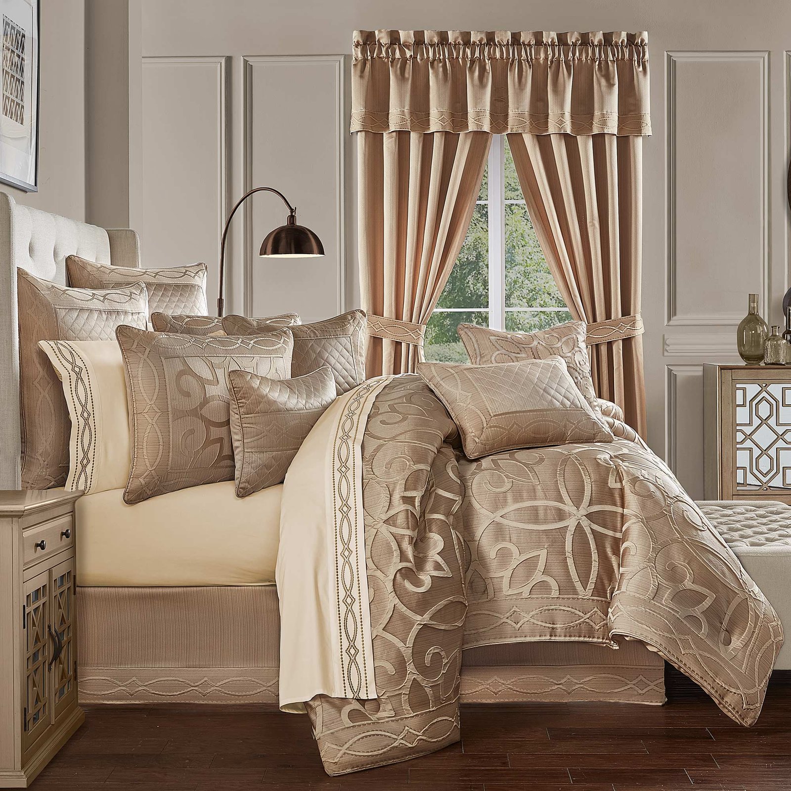 decade-queen-4-pieces-comforter-set