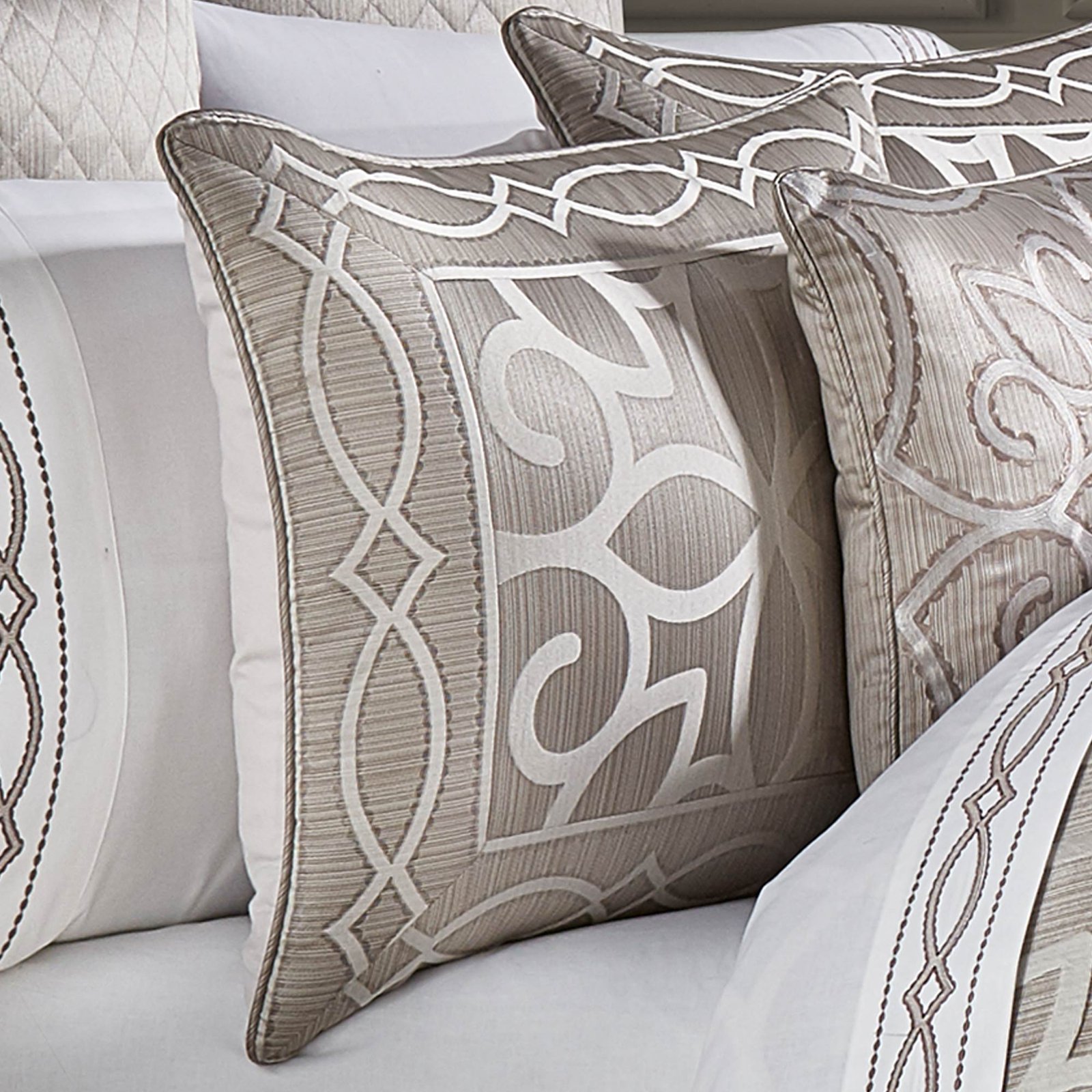 deco-queen-4-pieces-comforter-set-2