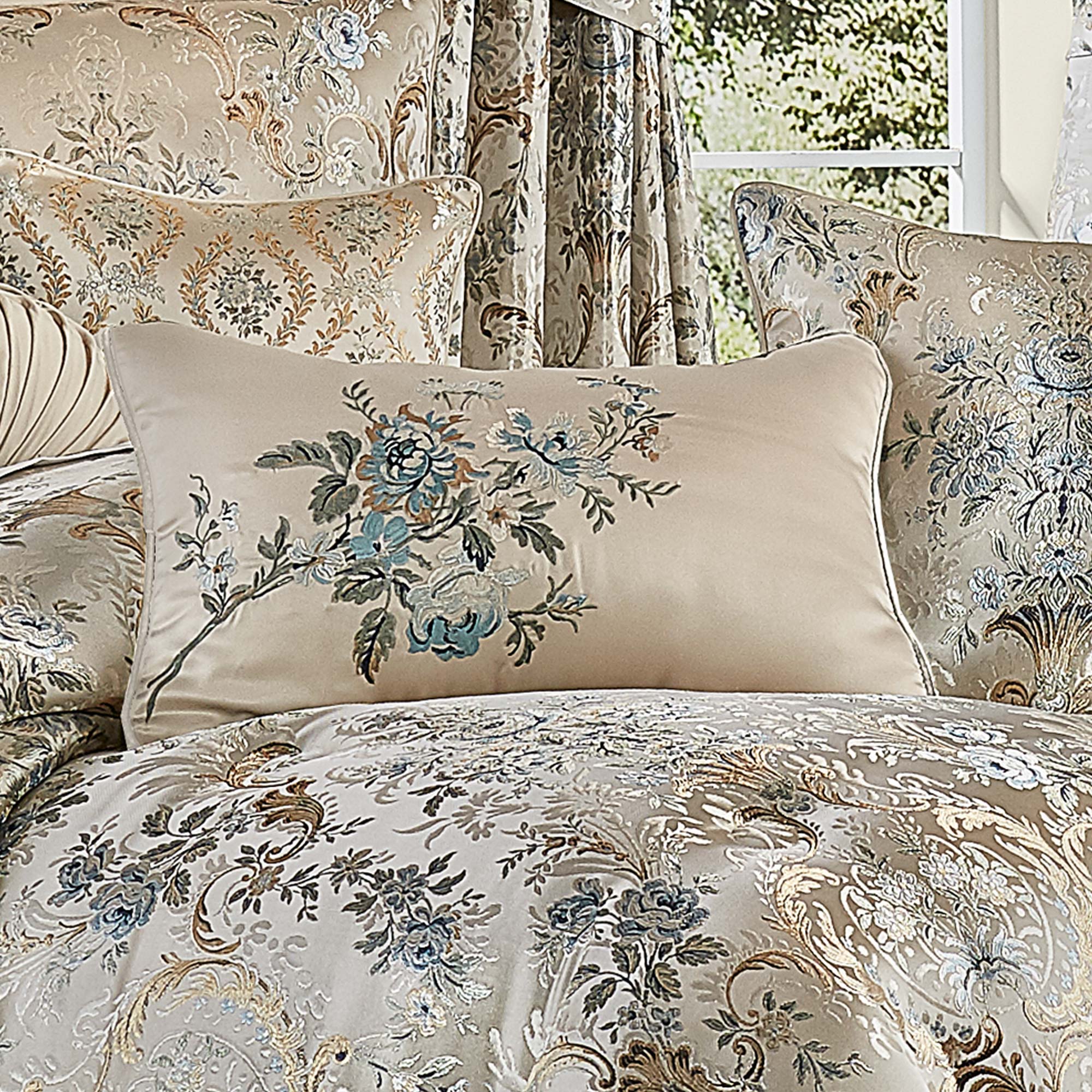 jacqueline-boudoir-decorative-throw-pillw-3