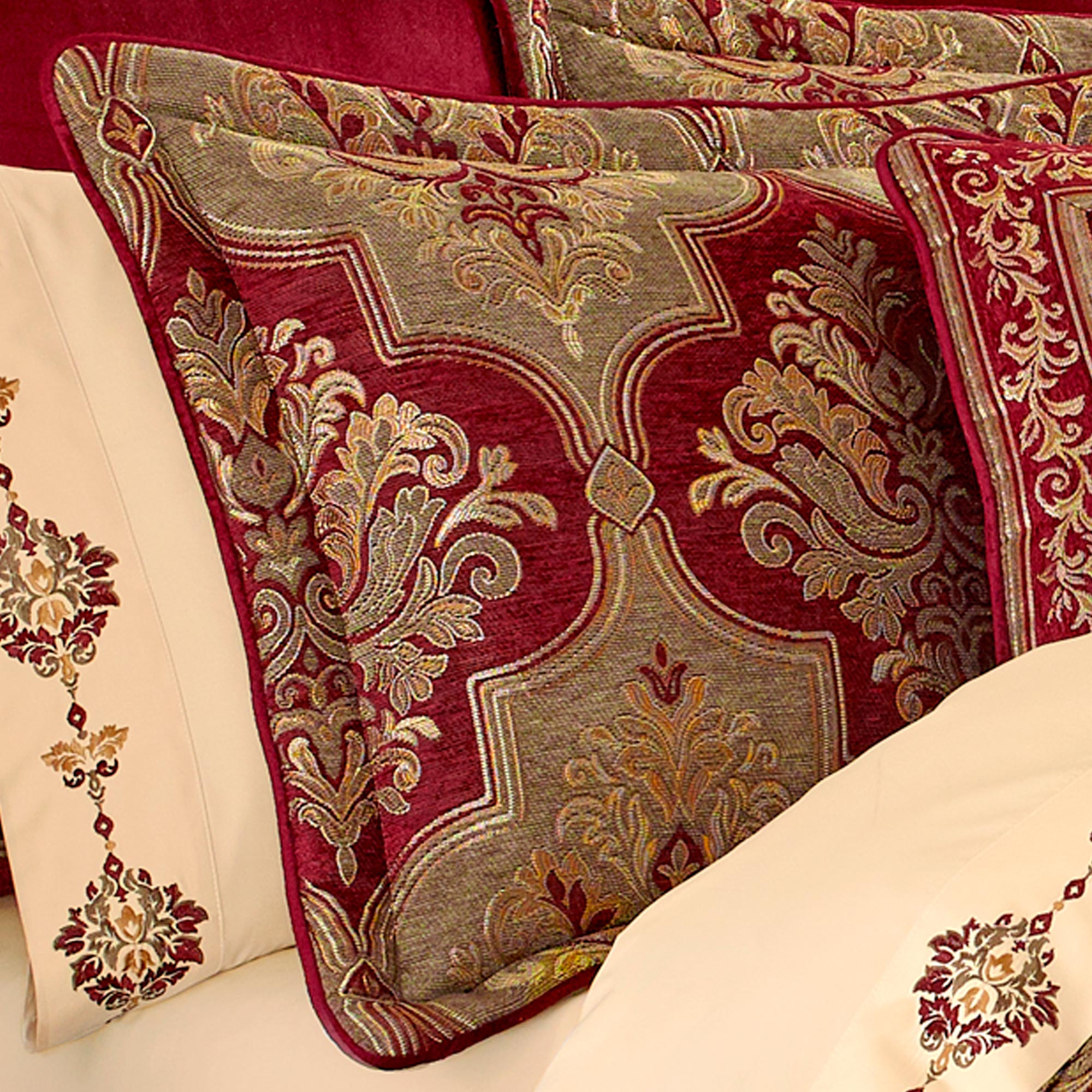 maribella-crimson-comfort-set-2