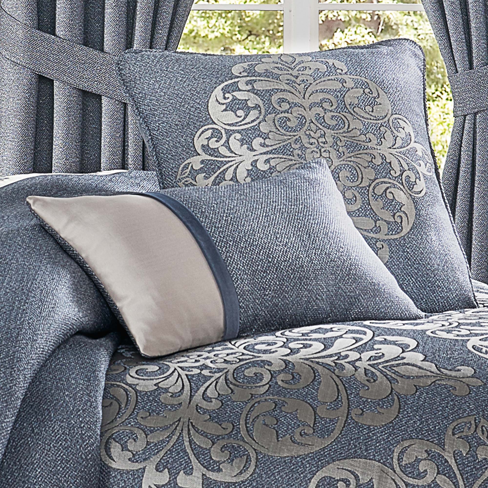 richmond-boudoir-decorative-throw-pillow-3