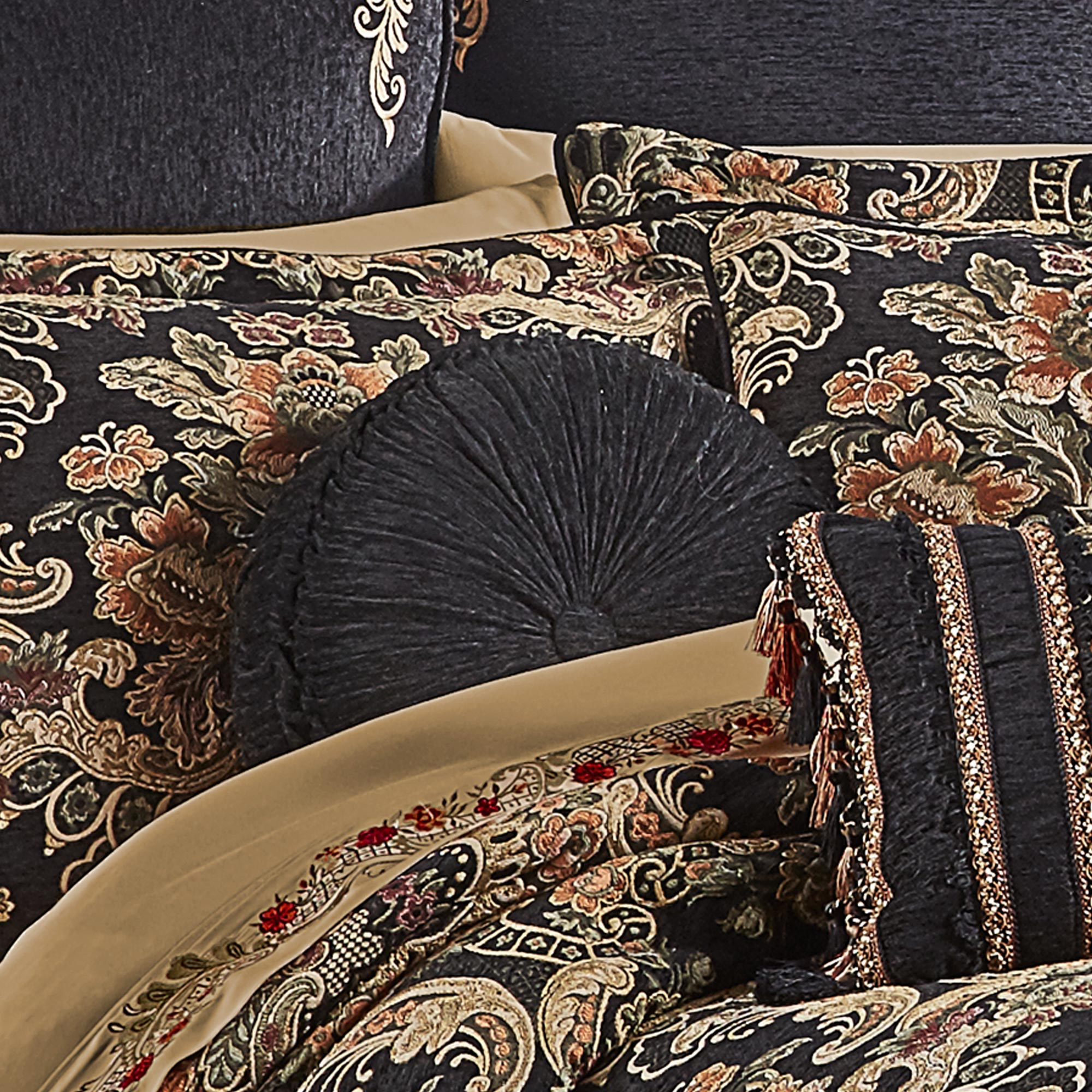 toscano-tufted-round-decorative-throw-pillow-2