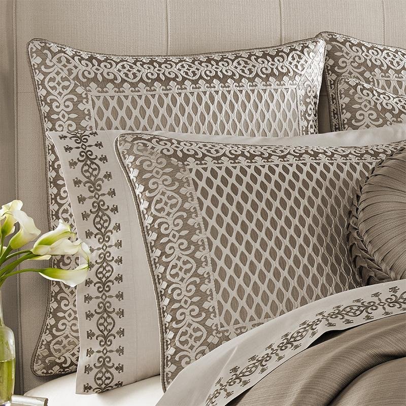 Beaumont_Champagne_Euro_Sham1_8acfe330-64e9-4356-a35d-252d4ae48107
