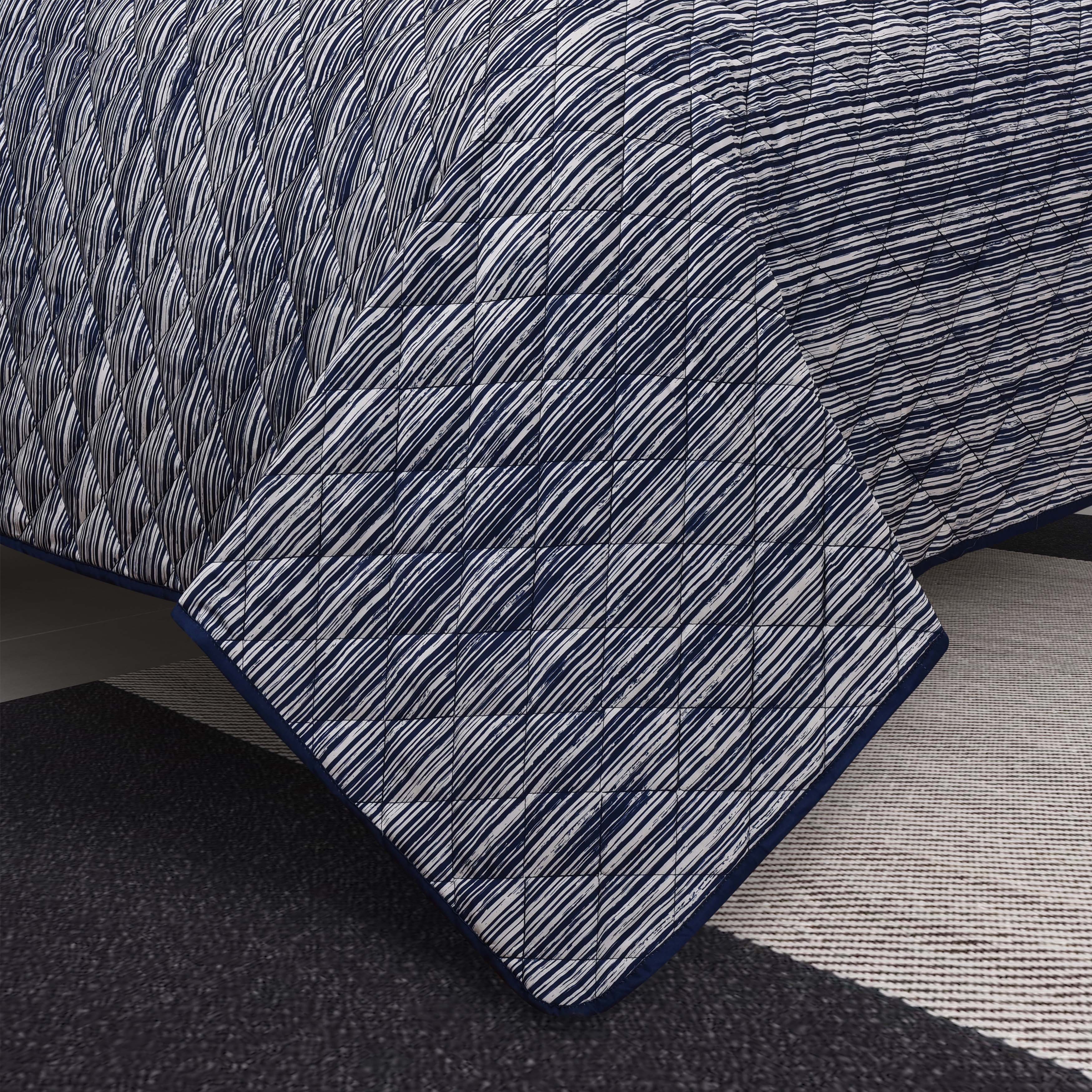 DaltonNavy3PieceQuiltSet-4