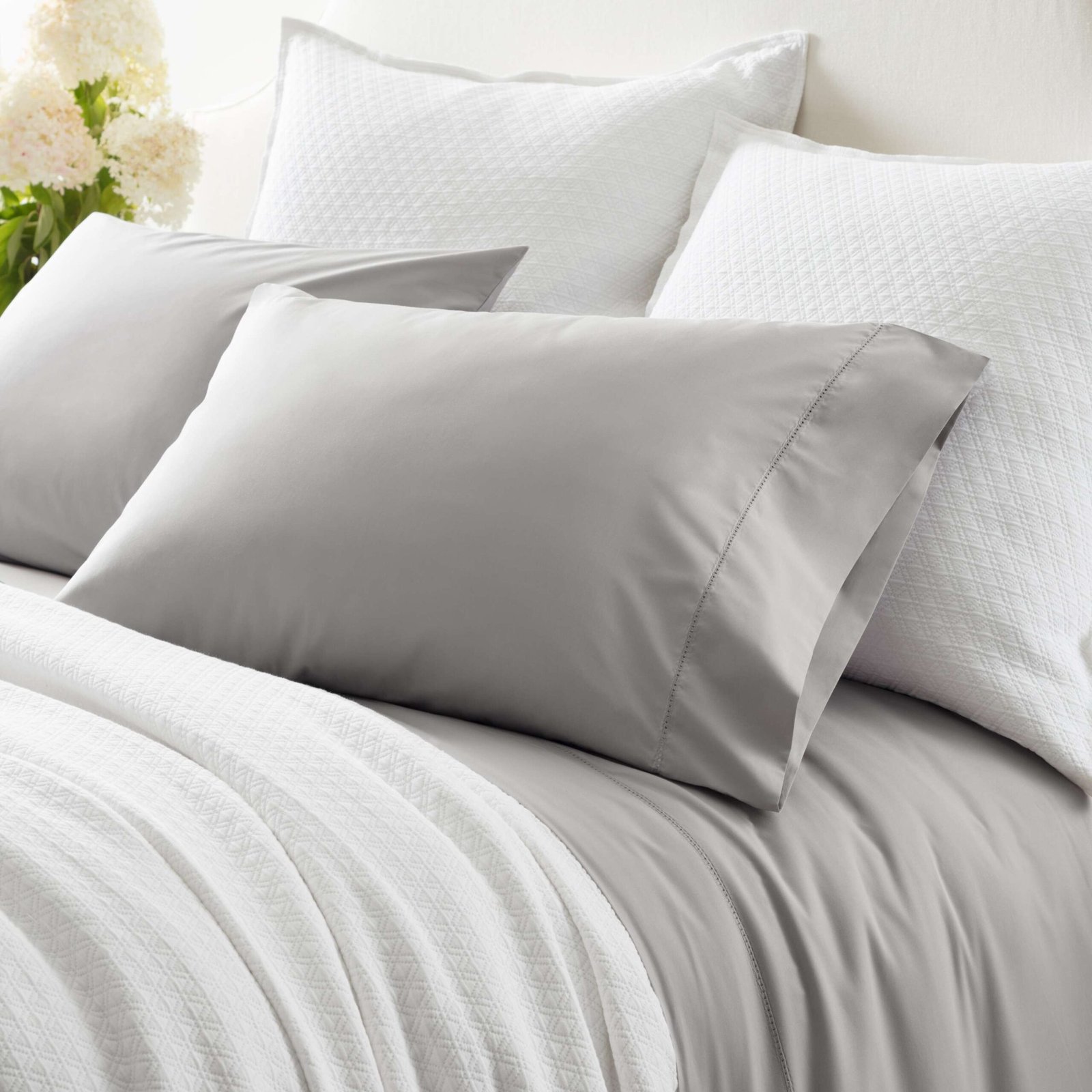 DiamondWhiteMatelasseSham_M15WS_beauty_1