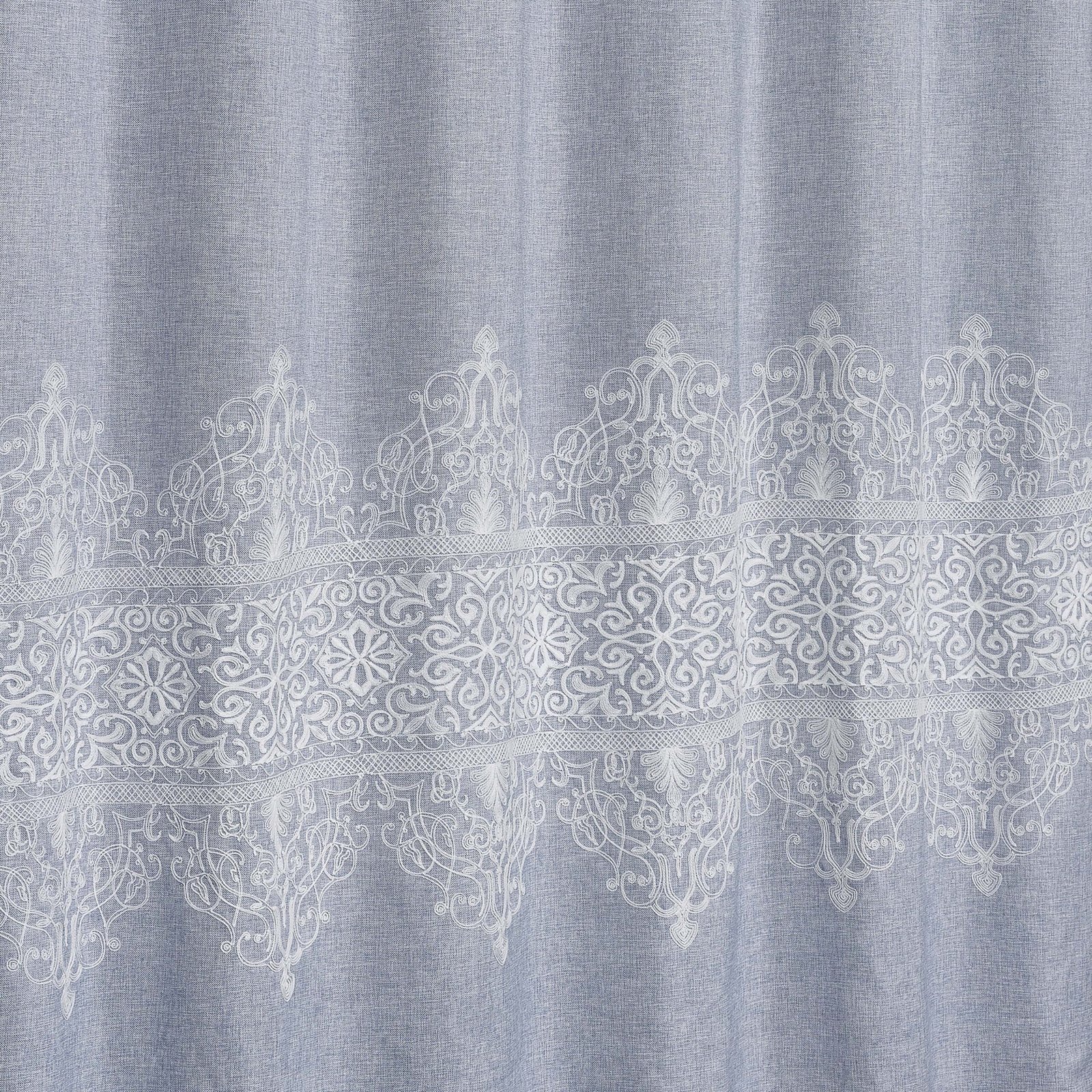LauralynShowerCurtain_cc3b3205-431c-42f0-b8bf-02cb378fc379