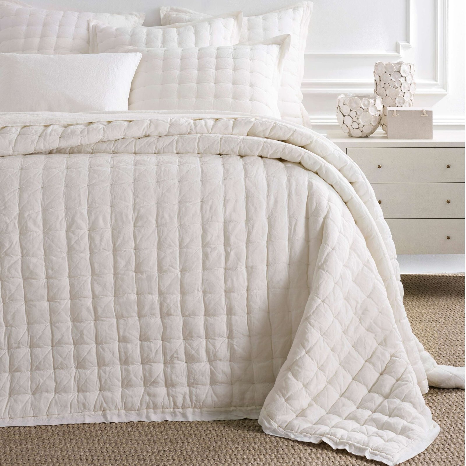 LushLinenIvorySham_PC1769_beauty_3