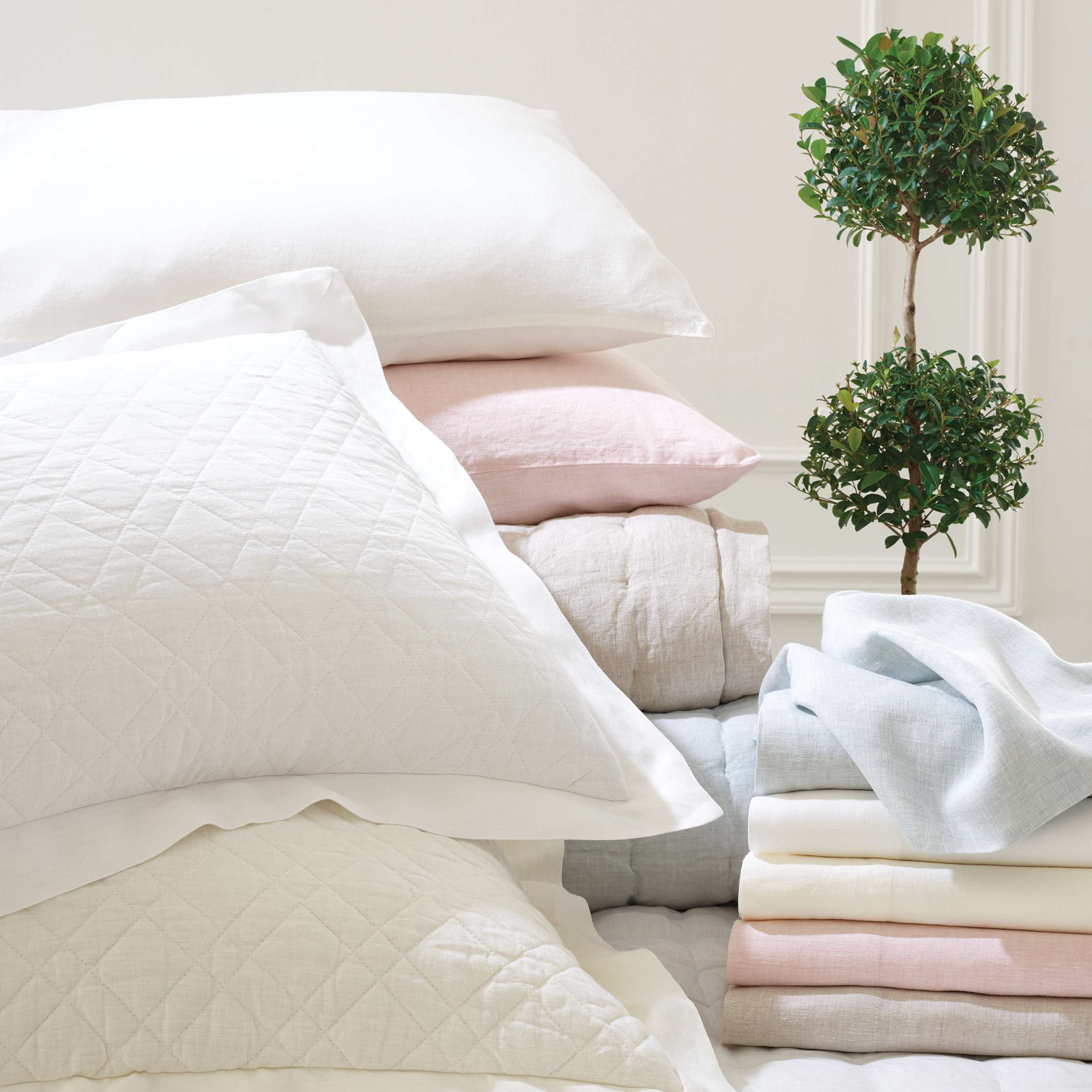 LushLinenWhiteSham_PC1751_beauty_96