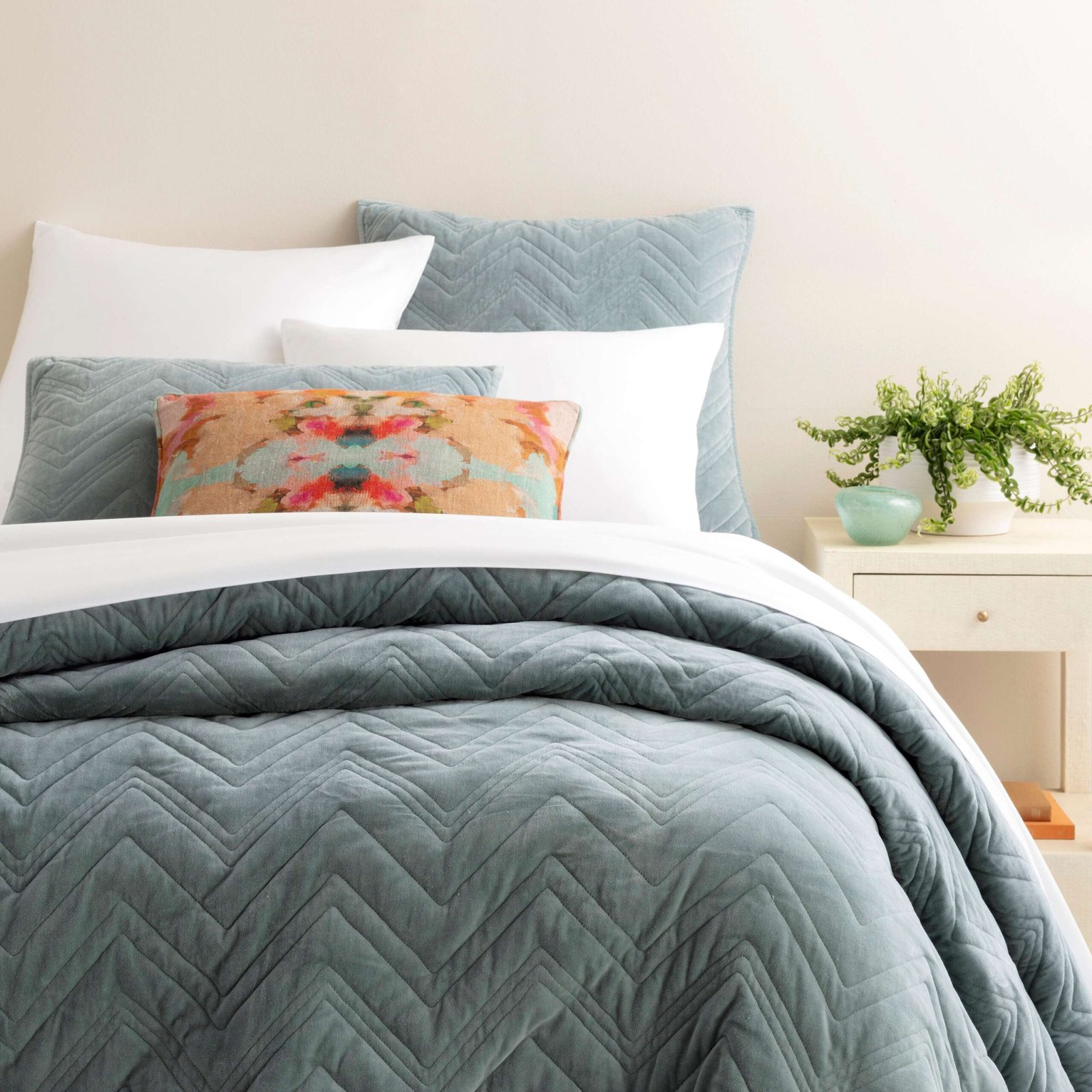 SHAMBrentwoodVelvetOceanSham_PC2554_beauty_93