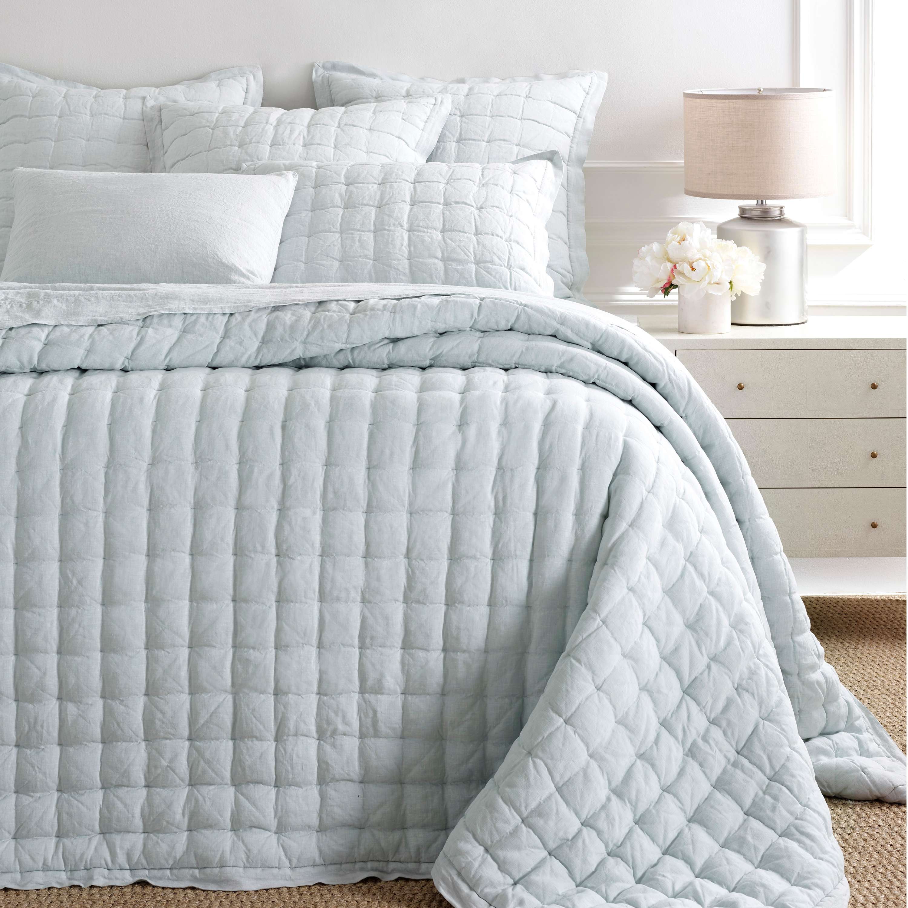 SHAMLushLinenSkyPuffSham_PC2465_beauty_1