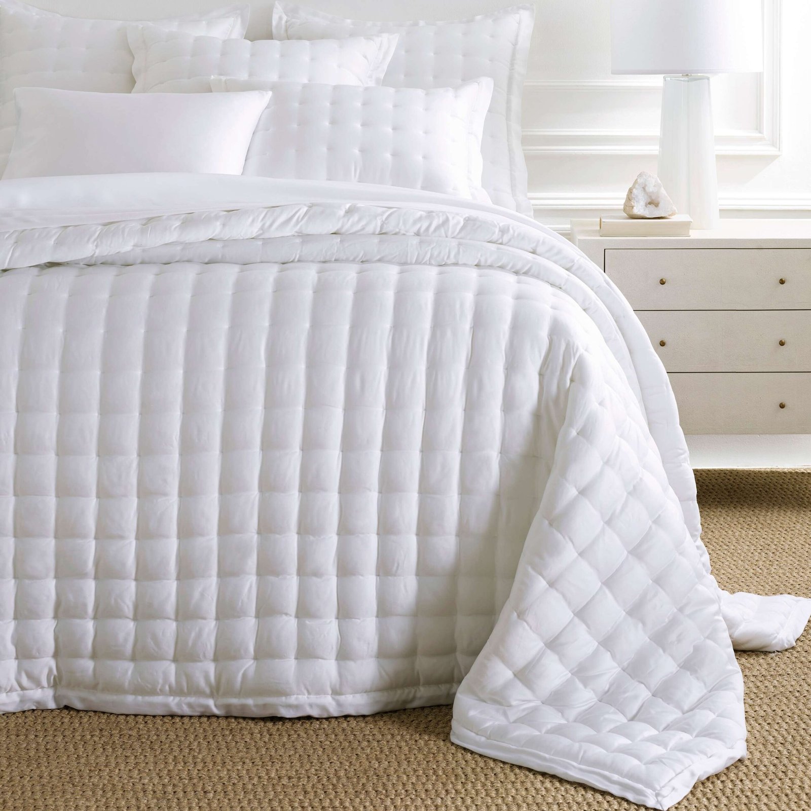 SHAMSilkenSolidWhitePuffSham_PC2429_beauty_1