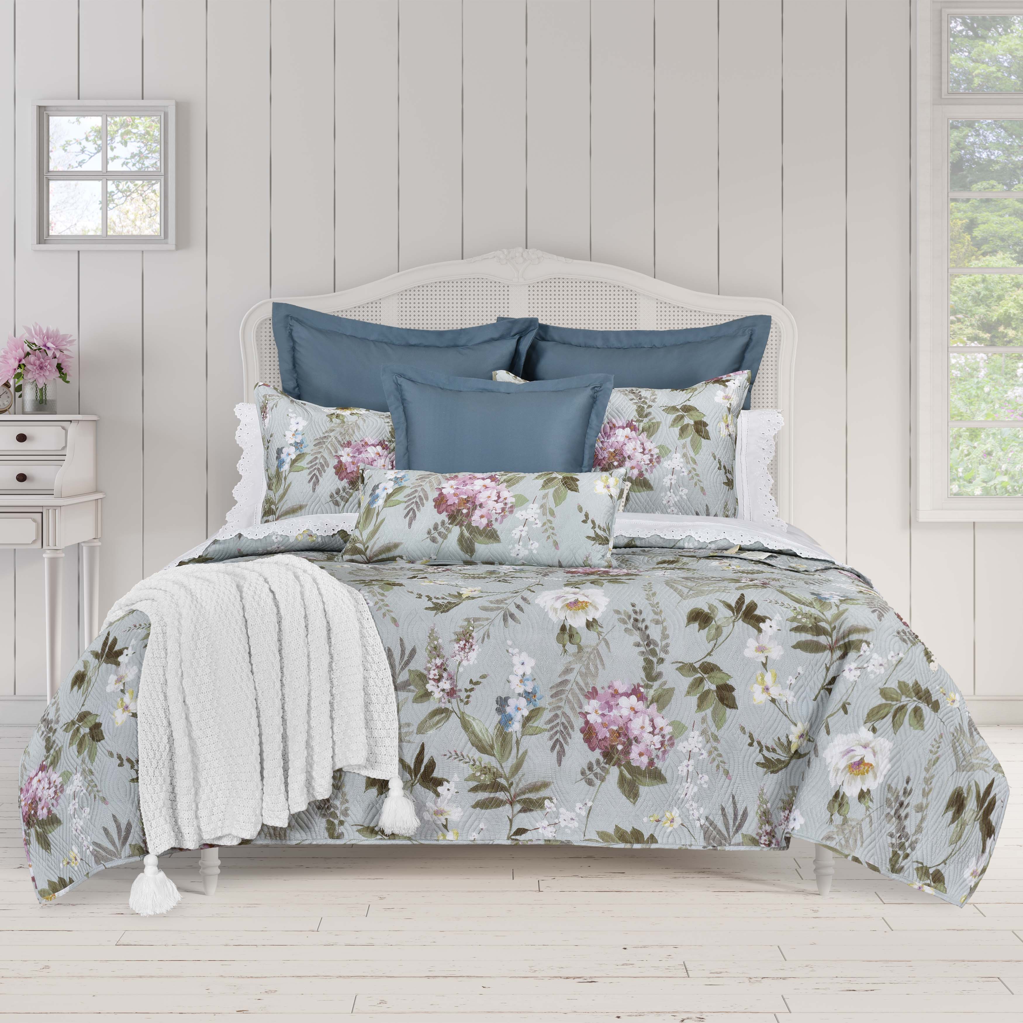 SaraSeaFoam3PieceQuiltSet-1