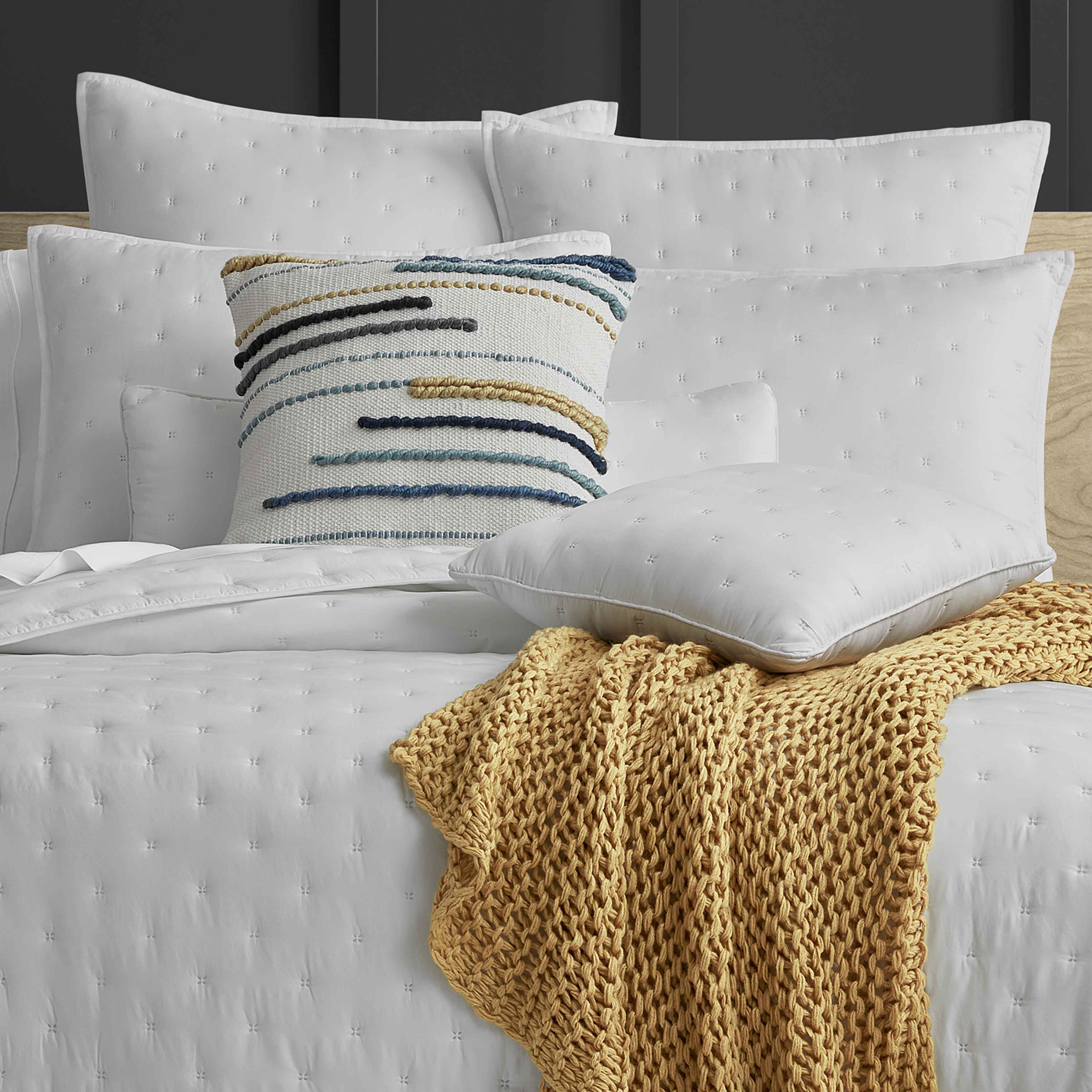 VesperWhite3-PieceQuiltSet-2_97d7e79c-8f19-4372-9bf1-f87df42f69a3
